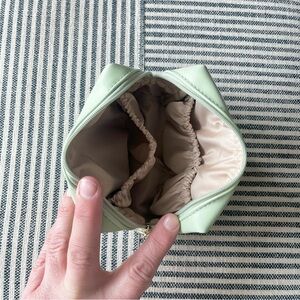 🆕 OS Petite Bag in Bag Travel Pouch Mint Green NWOT